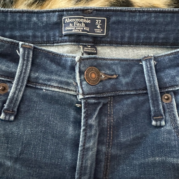 Abercrombie & Fitch jeans - Picture 9 of 10